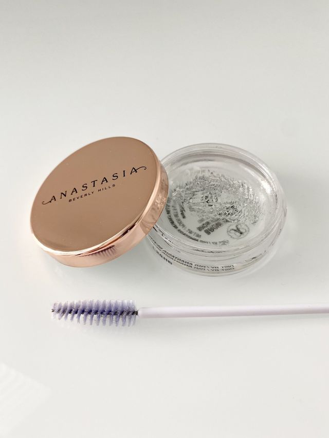 ANASTASIA BEVERLY HILLS BROW FREEZE REVIEW